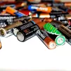 Les Français possèdent en moyenne cent-quatre piles et petites batteries dans leur foyer.