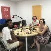 De g à d : Nasseri Attoumani, un jeune incubé au TransfOrama, Benjamin Coffin, responsable, et Marine de Haas, chargée de mission et responsable des écoles ETRE, partenaire du projet