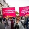 Des militantes lors d'une manifestation contre la vie chère et l'inaction climatique, à Paris, en novembre 2022. © Xose Bouzas / Hans Lucas