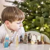 La crèche que l'on installe chez soi au moment de Noël joue ce rôle-là, de rendre le Christ proche de nous. ©Corinne Simon / Hans Lucas
