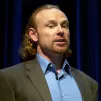 Figure du transhumanisme américain, Max More est le fondateur dans les années 80 du mouvement extropien ©Wikimédia commons