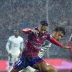 Jim Allevinah face à Boubacar Kamara lors du match à Clermont la saison dernière