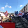 Les manifestants sur les rails à Nice ce 22 mars - RCF