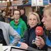 Rassemblés dans le studio RCF, Nicolas Girod de la Confédération paysanne, Véronique Le Floc'h de la Coordination rurale, et Luc Smessaert de la FNSEA © Bertrand Lachanat, RCF