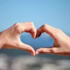 Mains formant un coeur