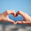 Mains formant un coeur