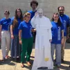 L'équipe de préparation des JMJ pour le diocèse de Lyon, avec l'évêque Mgr Olivier de Germay ©RCF Lyon
