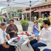 Théo Fouchenneret, Marion Servais et Boris Blanco autour du plateau de RCF 