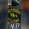 Autocollant "Bienvenue aux réfugiés". ©Unsplash