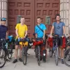 Augustin, Jean-Emmanuel, Helier, Ignace et Felix avec leur vélo entre le Portugal et la Bretagne pour arriver aux JMJ 2023 ©Ignace.