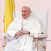 Le pape François assiste à un défilé militaire devant le palais présidentiel du Portugal, Lisbonne, le 02/08/2023 ©️Sebastiao Roxo / JMJ Lisboa 2023