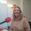 Andrée Alziari-Nègre dans le studio de RCF Nice