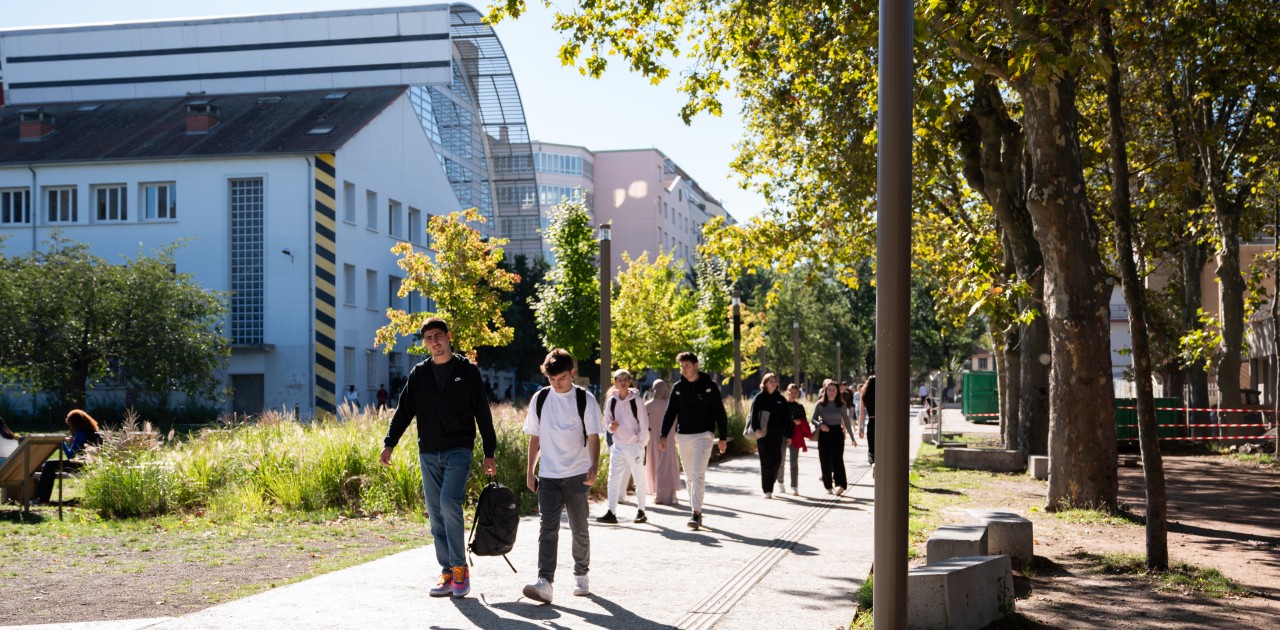 Rentrée 2023 2024 Luniversité Jean Monnet De Saint Étienne Mise Sur La Modernité Rcf Saint 