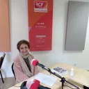 Annie Bergèse dans les studios de Dialogue RCF