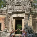 laurine et son amie au cambodge
