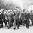 25 août 1944, De Gaulle sur les champs Elysées dans Paris libéré