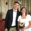 Mariés civilement, le couple s'impatiente maintenant d'un mariage à l'église