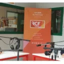 Vignette Invité local sur fond rouge de rubrique actualité avec en bas à droite le micro RCF et la mention Nièvre