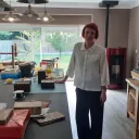 2020 - RCF Jura - Lysiane Roussey dans son atelier de restauration de livres anciens