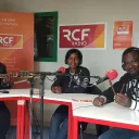 Titre Les Apartés du Secours catholique sur fond rose de rubrique Vie spirituelle avec logo du Secours catholique Caritas France centré en bas