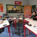 Vignette Invité local sur fond rouge de rubrique actualité avec en bas à droite le micro RCF et la mention Nièvre