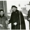 L'Abbé Pierre remettant les clés à la cité des Castors, Dijon (1956)