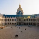 Wikimédia Commons - Vue générale sur la cour d'honneur des Invalides