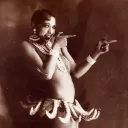 Joséphine Baker, emblème des années folles (en 1927) ©Wikimédia Commons