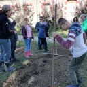 "Les Jardiniers en Herbe", un partenariat entre les Jardiniers Solidaires et LADAPT Centre-Val de Loire. © Facebook officiel LADAPT.