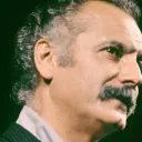 Georges Brassens en concert au Théâtre national populaire, septembre-octobre 1966 ©Wikimédia commons