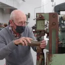 © RCF Anjou - Etienne Bachelier, 87 ans, est un ancien industriel du secteur, aujourd’hui bénévole au Musée de la Chaussure à St André de la Marche.