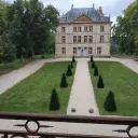 La cour du château de Crépol