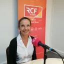 Juliette Chesnel-Le Roux dans le studio RCF de Nice