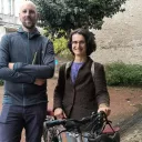 Adrien Pitault co-président du Collectif cycliste 37 et Cécilia Denis, présidente de l'association La P'tite Brosse à Montlouis-sur-Loire.