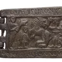 Plaque-boucle chrétienne de Saint-Maur (Ve - VIe siècle) © D. Vuillermoz Musées de Lons-le-Saunier 