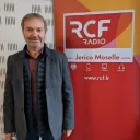 Daniel Matergia dans les studios de RCF à Metz