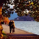 Couple au bord du lac d'Annecy ©Jean Hasser