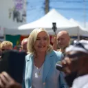 Marine Le Pen en campagne en Guadeloupe, le 27/03/2022 ©Cedrick Isham CALVADOS / AFP
