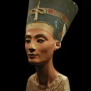 Portrait de la reine Néfertiti au Neues Museum de Berlin ©Wikimédia commons