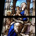 Détail du vitrail de la Chapelle Ste Anne en la cathédrale de Bourges. © D.R.