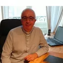 Le père Patrice Marivin à son bureau ©RCF Sud Bretagne