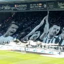 Un tifo a été déployé avant le début du match dans la tribune Coubertin, en hommage aux "anciens du club et au nouveau capitaine - ©RCF Anjou 2022