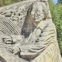 statue Olivier Messiaen, organiste compositeur, par Josef Pyrz, 1996, Neuvy-sur-Barangeon. © D.R.