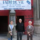 Dr Marine Mignot, père Patrice Marivin, Bénédicte Collet devant la cathédrale de Vannes ©RCF Sud Bretagne