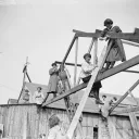 Femmes employées comme charpentier, le 26 juin 1918 près de Calais ©Wikimédia commons