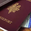 Un passeport et une carte d'identité. ©Photo d'illustration