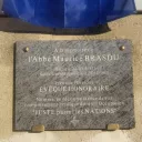 Une plaque commémorative a été inaugurée en l'honneur de l'abbé Brasdu. © RCF - Guillaume Martin Deguéret.