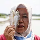 Masnuah, une pêcheuse qui lutte pour préserver son île de la mondialisation