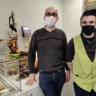 Mickaël Boyer Pereira, co gérant de la pâtisserie Castel'Praliné à Châteauroux, et l'un des employés. © RCF - Hugo Sastre.
