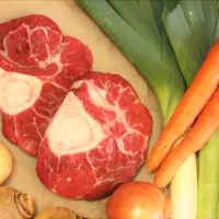 Andrea Nguyen (Wikimedia Commons) - Pot-au-feu de légumes et de fin gras du Mézenc